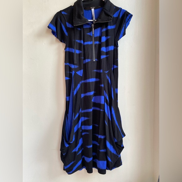 Kensie Dresses & Skirts - Kensie Blue Black Knit Women’s Dress Zip Drapery Pockets Comfy Size XS